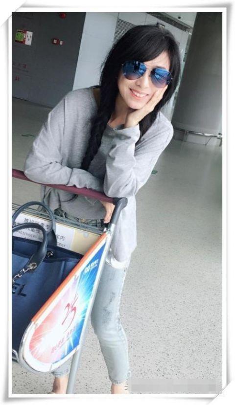 看米雪的近照，再看看62岁刘晓庆，终于知道保持少女心的重要性