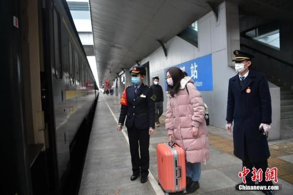  #脑病科主治医师方洁#点赞！武汉医生自老家逆行返鄂“抗疫”