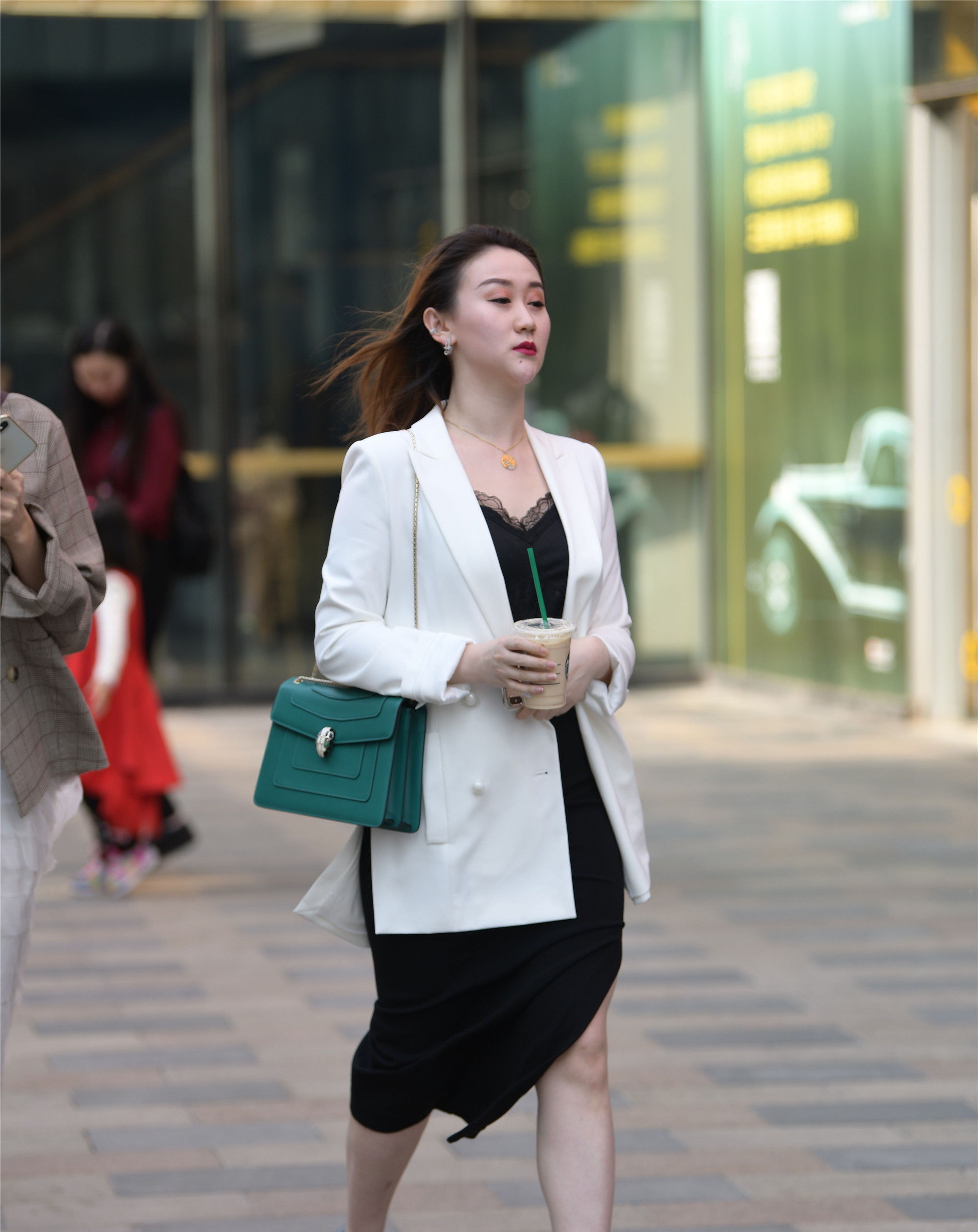  [显得人很]时尚美女穿搭之夏日美裙篇:注意穿裙子7大事项,过个美丽的夏天