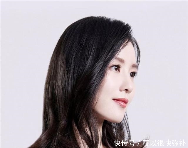  「气质」女人到了40岁，多尝试这4种时髦减龄的“发型”，显气质有女人味
