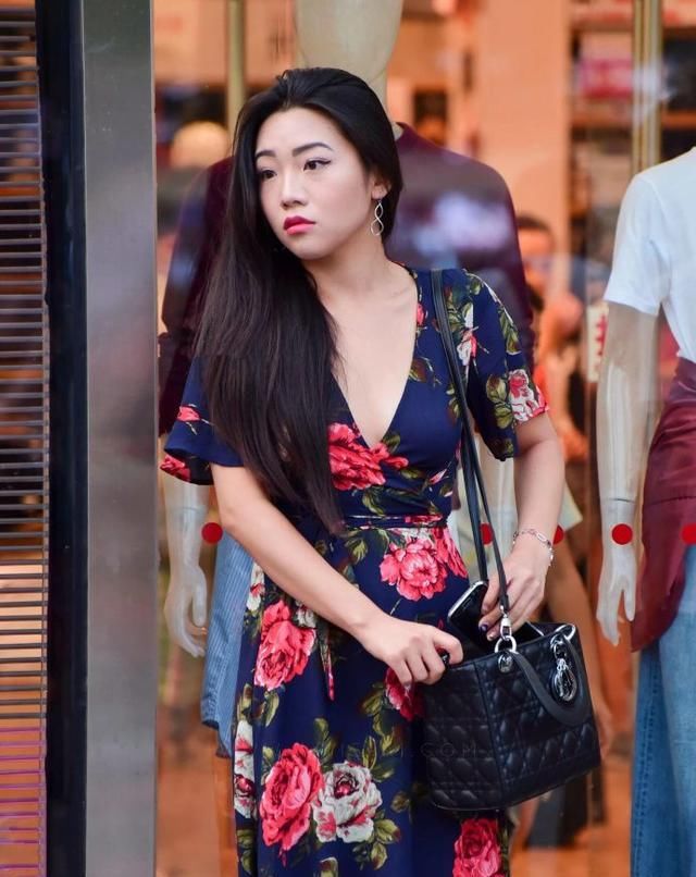  [性感]街拍美女:身材、颜值俱佳的小姐姐,妙美穿搭,时尚又性感!