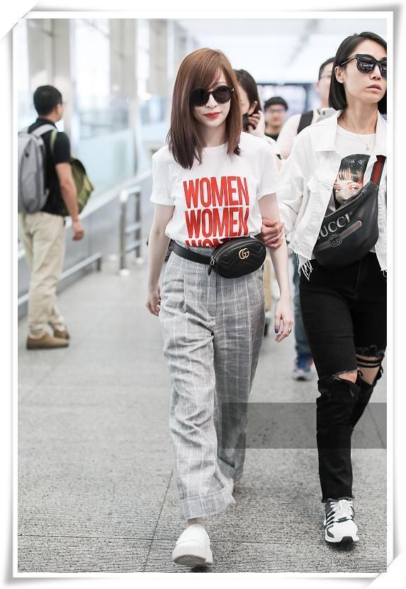 王心凌明明比蔡依林还高2cm，可同穿阔腿裤，却是超模和嫩模差距