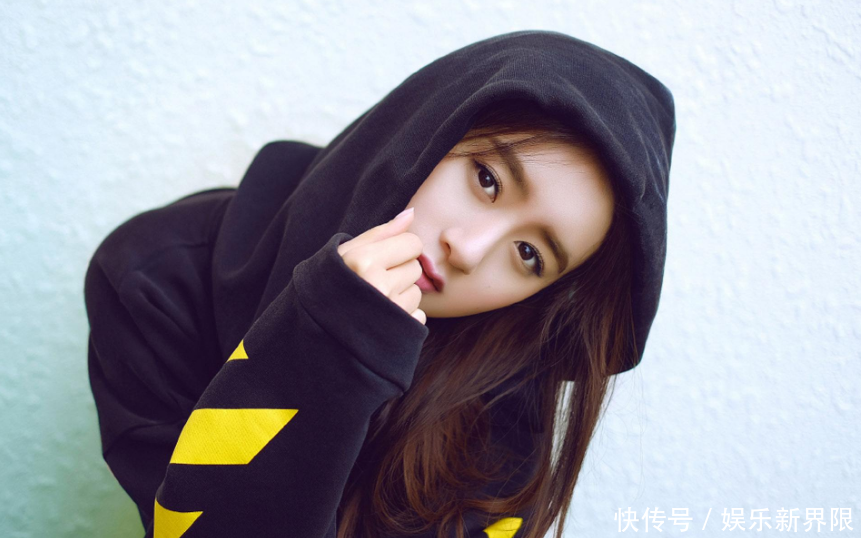 上戏校花，张艺兴的戏中最爱，脱下旗袍换上现代装的她美翻啦