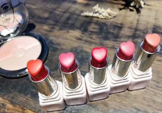 七夕节快要到了，选这些樱草金色潮流单品准没错