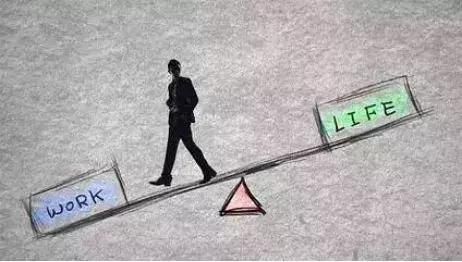 为什么公务员一涨工资就有人骂？一发福利就气愤难平呢?