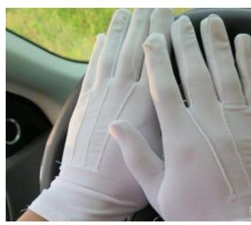 为什么在泰国旅游,水果店老板递过来的白手套不要接?