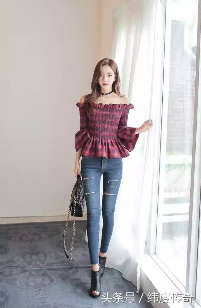 时装搭配，紧身牛仔裤简约不简单，清新自然引领潮流