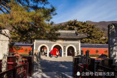 唯一一座门口有武警的寺庙,地位比少林寺更高,网友:涨知识!