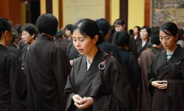 和尚常说的“南无阿弥陀佛”到底是啥意思呢？翻译后令人肃然生敬