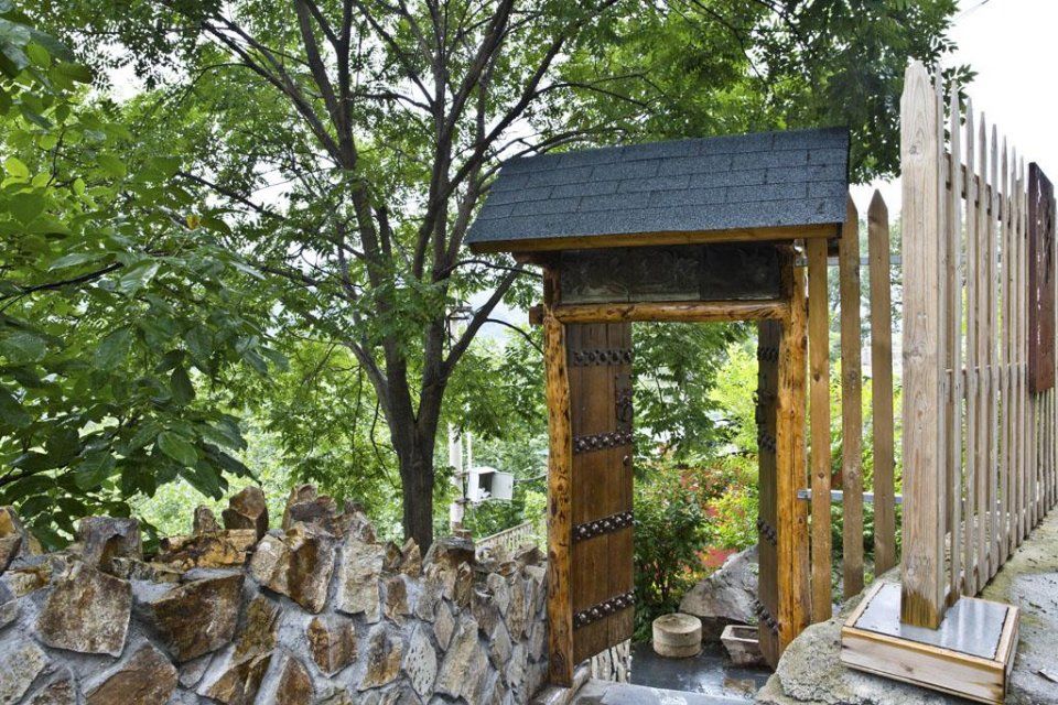 淳朴的山里人，干净的农家院，地道的山野菜