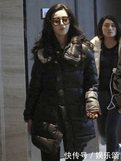 37岁阿娇穿羽绒服撞上范冰冰，这下输惨了，原来好衣品都是骗人