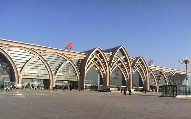 中国出行最不方便的省会，连高铁都没有，是个交通死角