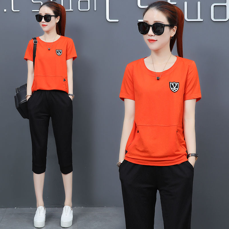 老婆从不穿裙子，只因这运动套装，38岁像22姑娘，舒适显美嫩