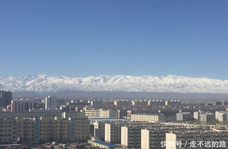 甘肃面积最大的城市，占甘肃总面积的42%，相当于江浙两省的总和