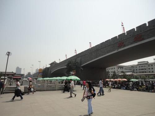 去西安旅游，历史古迹众多，却有一点让人心烦，本地人都吐槽！