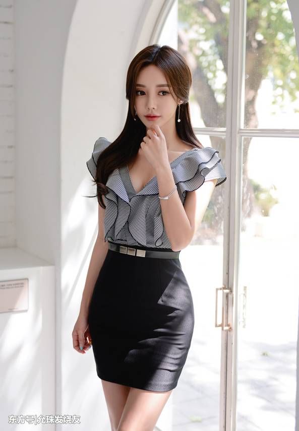 孙允珠荷叶青石密纹蝴蝶包臀裙