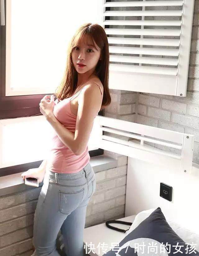 紧身裤穿着更加舒适自然，突显出女性浪漫时尚一面！