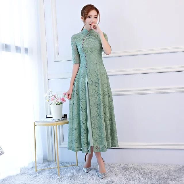 花容月貌显高贵，长款修身旗袍，醉了风景，美了时光！