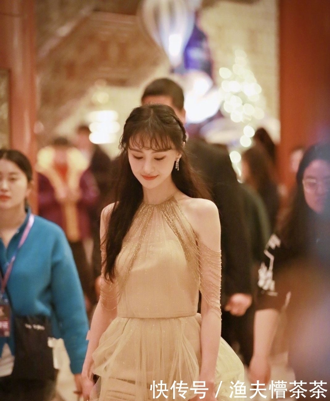 [低调]范冰冰不走红毯造型也变低调，不及郭碧婷性感，不如同框郑爽惊艳
