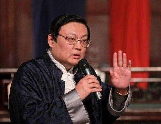 老梁被封杀? 梁宏达亲自辟谣: 我不知道, 感谢弱智拿我当大明星