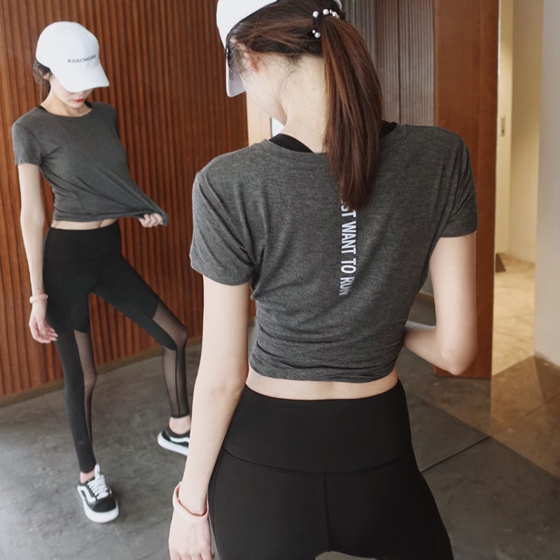 健身房妹子真敢穿!健身不穿运动服穿这“紧身衣”，女人味爆棚