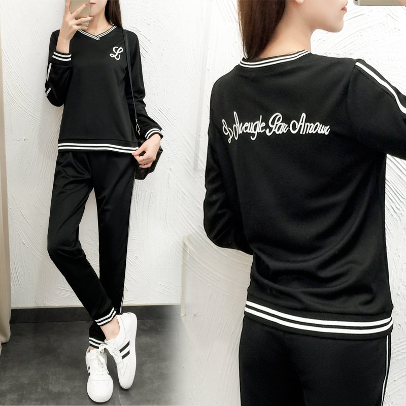 胖子的我，出门从不穿裙子!只穿着时髦套装，气质有范还显瘦