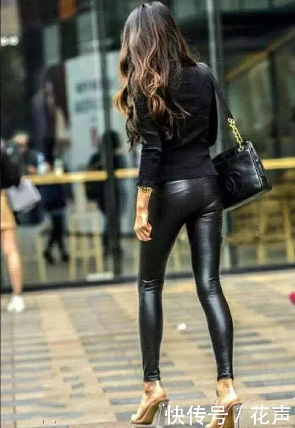 摄影：紧身皮裤永远不过时哦