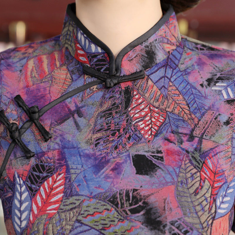 立秋我哥哥结婚,我和妈妈一人穿了一件旗袍,气质高贵惊艳全场