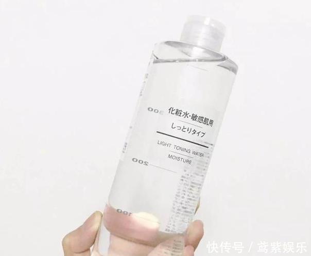 「皮肤」化妆水和爽肤水的区别在哪离职柜姐冒死说出“实情”!