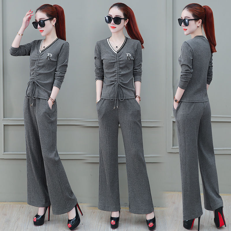 身高1米55的我，穿时尚套装+修身连衣裙，洋气又显高