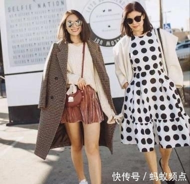 『中年』女人到了中年,要想显得年轻,今年秋天得舍得穿“它们”