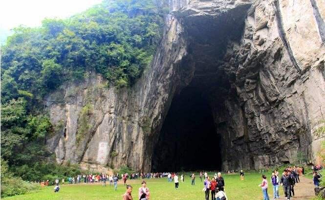 这一作死的景区, 景色很美, 门票坐地起价, 游客望而却步