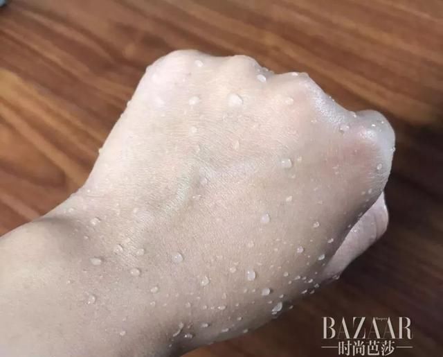 “斩澜色”大雨里都不脱妆？夏季玩水大作战我也能做到！