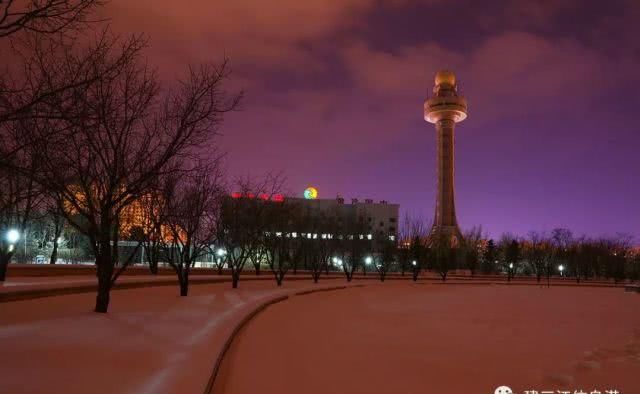 如梦如幻的建三江雪后夜色