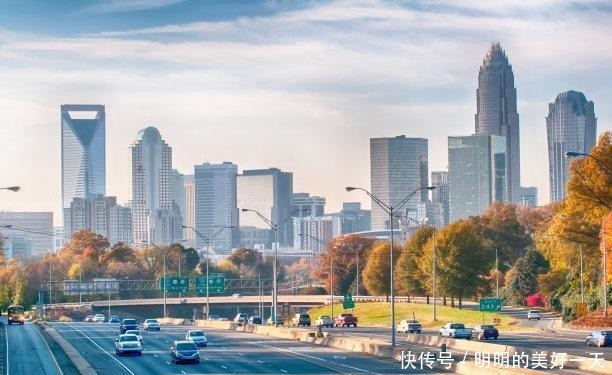 中国最令人难熬的动车:长达7小时没信号,乘客要么发呆要么睡觉