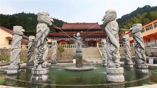 湖北正在“奋发图强”的2个城市，紧追宜昌和襄阳，未来不可限量