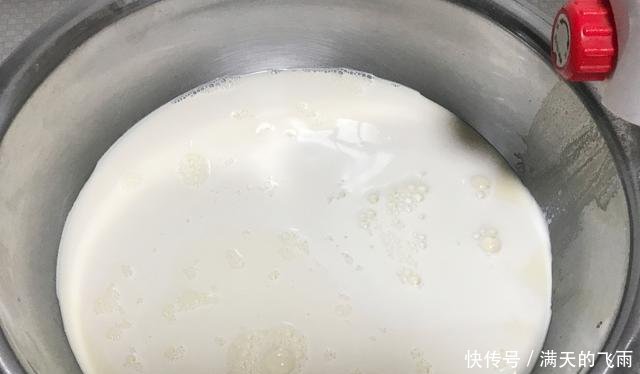  「做出来」想吃豆腐出不去，咋办那就用黄豆和白醋在家做一块豆腐来吃
