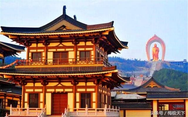 ”中国最有“良心”的寺庙，投资10亿建镀金大佛，现今门票免费