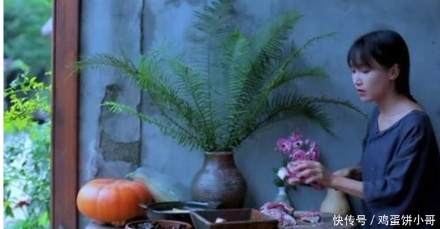 在夜场做dj李子柒