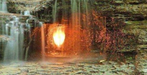 世界上最神秘的火焰，燃烧千年未曾熄灭！