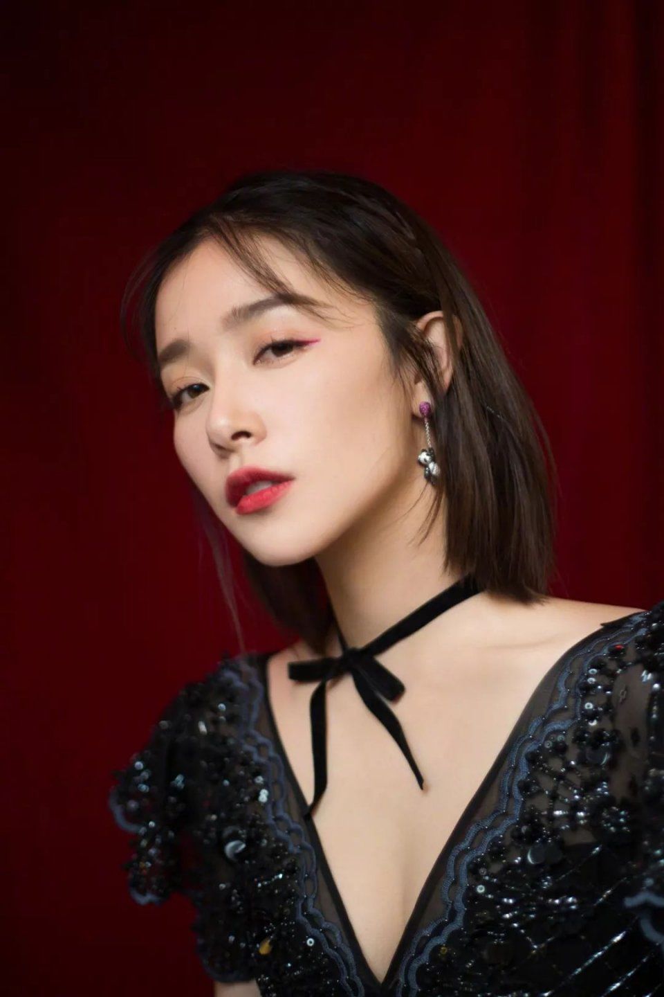 服气| 可清纯可魅惑，时尚感爆棚的阚清子叫人怎能不爱?