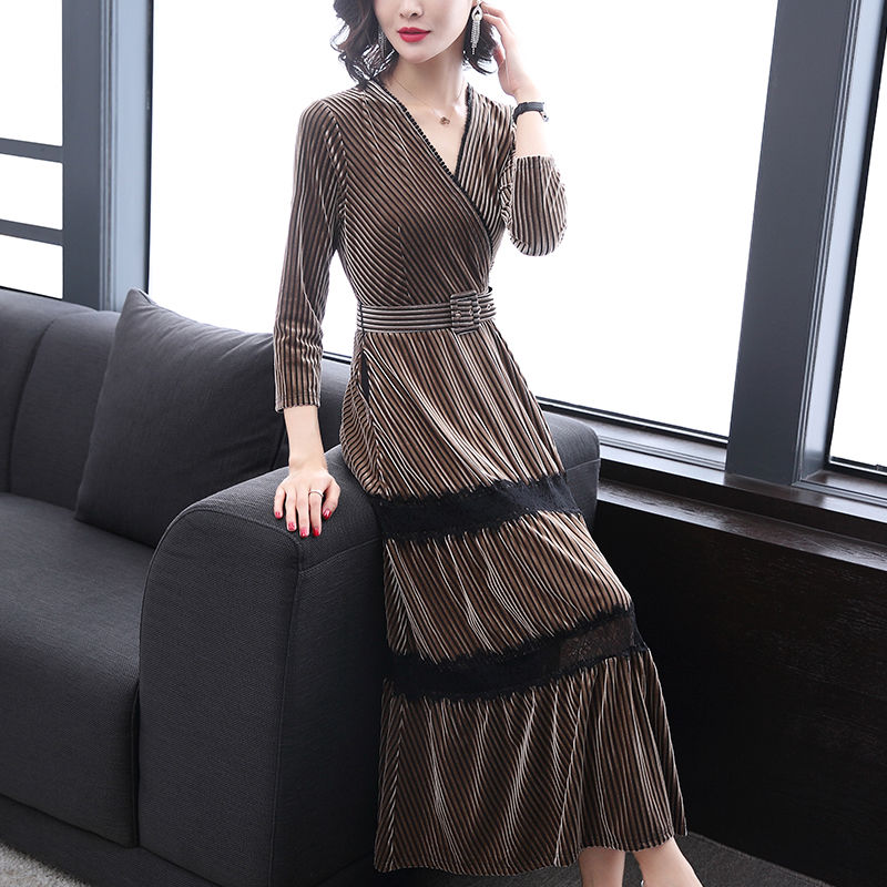 谁说小个子女人不能穿长裙!1.55米老婆穿上，比亚洲小姐还美