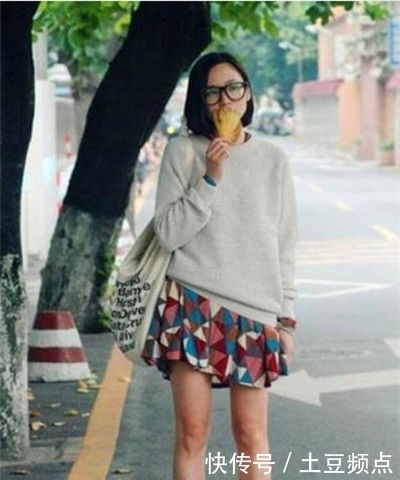  「小姐姐」街拍：优雅洋气的小姐姐，仙女般的气质，唯美大气