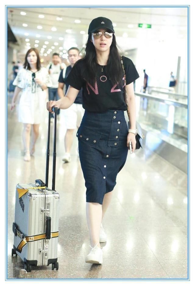 韩雪是35岁,董璇也是35岁,二人同穿包臀裙,差距竟如此尴尬?