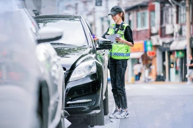 唐嫣的身材可以当模特了，两根细针腿，美过刘雯！