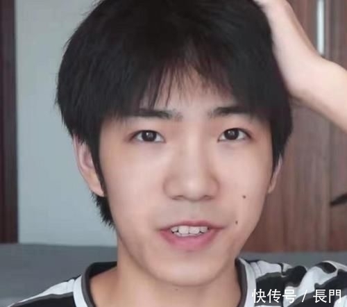 『 失散多年』刚开始随意折腾,看到成品你是失散多年的哥哥,大佬仿妆“王一博”