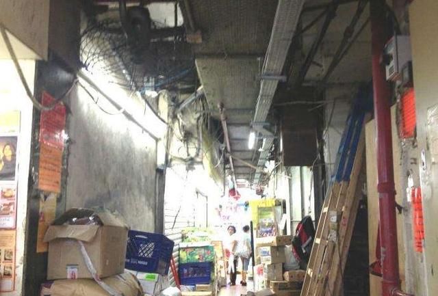 香港最低价格的租房，就算100块也没女孩敢住？答案就在门前