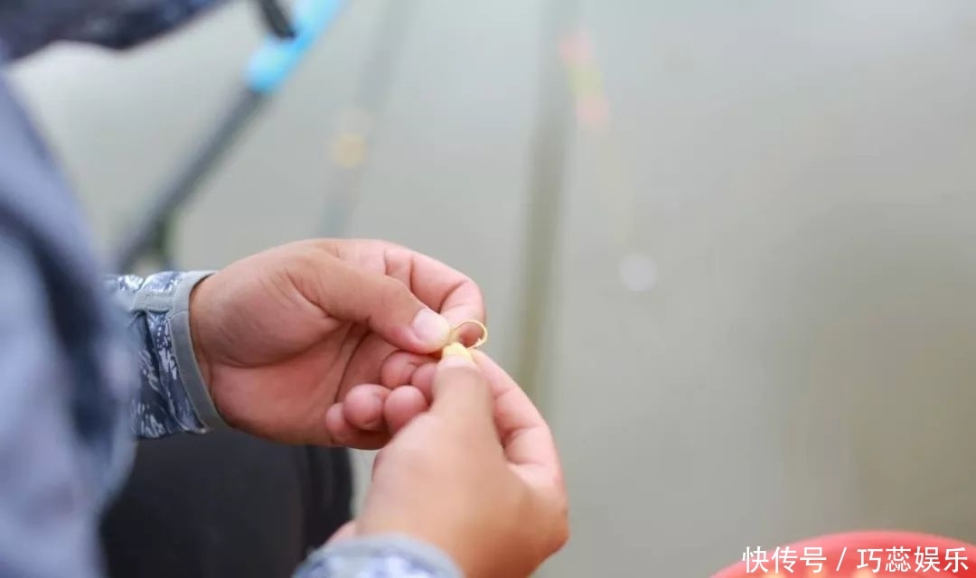  [方法]浮钓挂饵调漂有方法，野生大鱼别想逃！