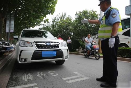 停车位|车位被占挪车电话还打不通,只用一招让车主哭诉:放过我吧