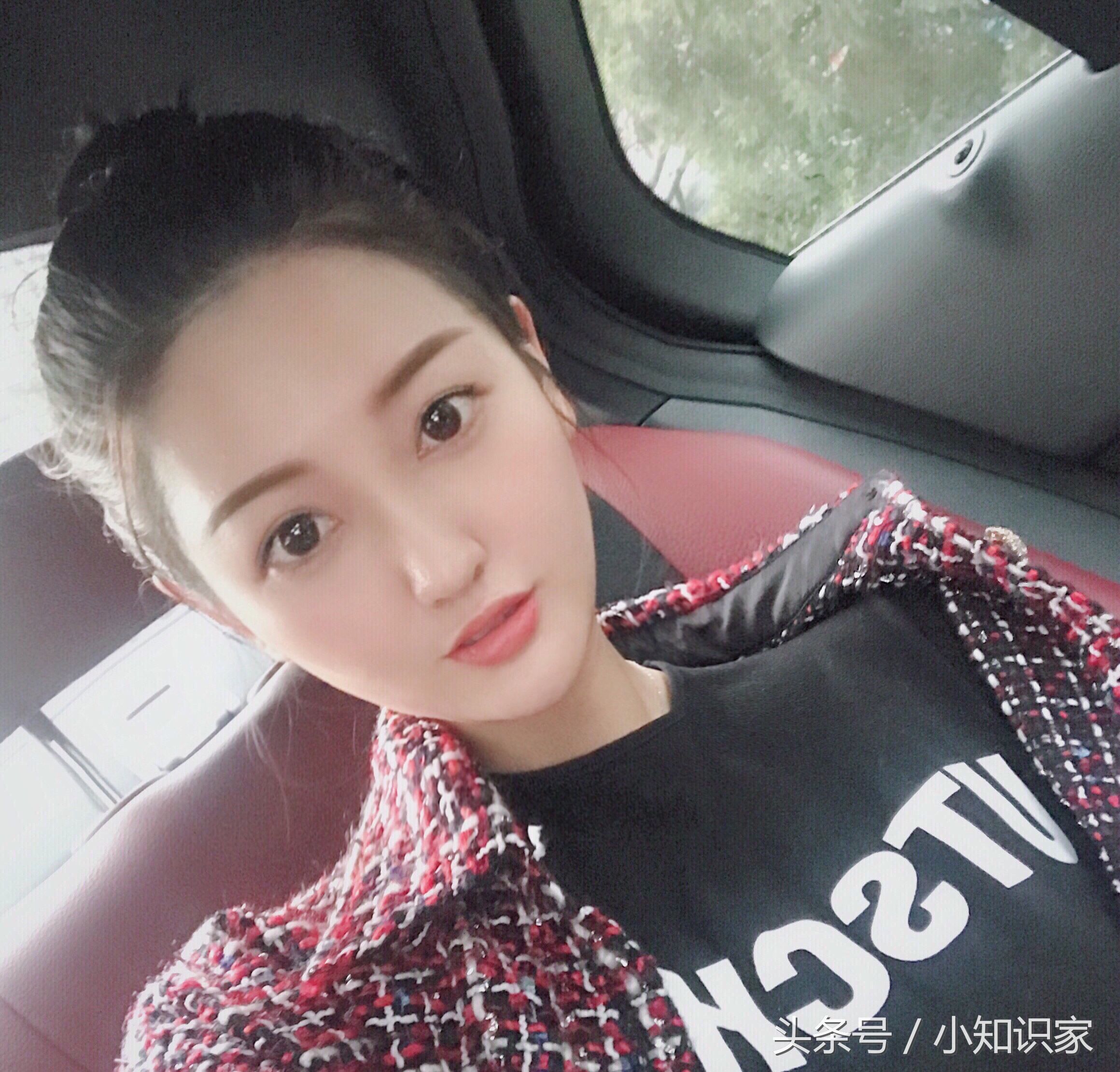 90后的气质型空姐,穿着简单又好看,了解一下